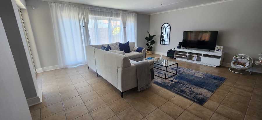 To Let 3 Bedroom Property for Rent in Summerstrand Eastern Cape